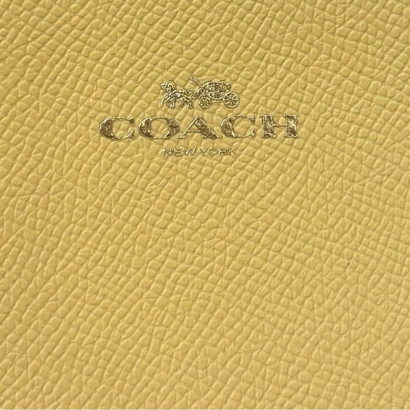 Coach Corner Zip Wristlet In Yellow CV396 - Picture 3 of 6